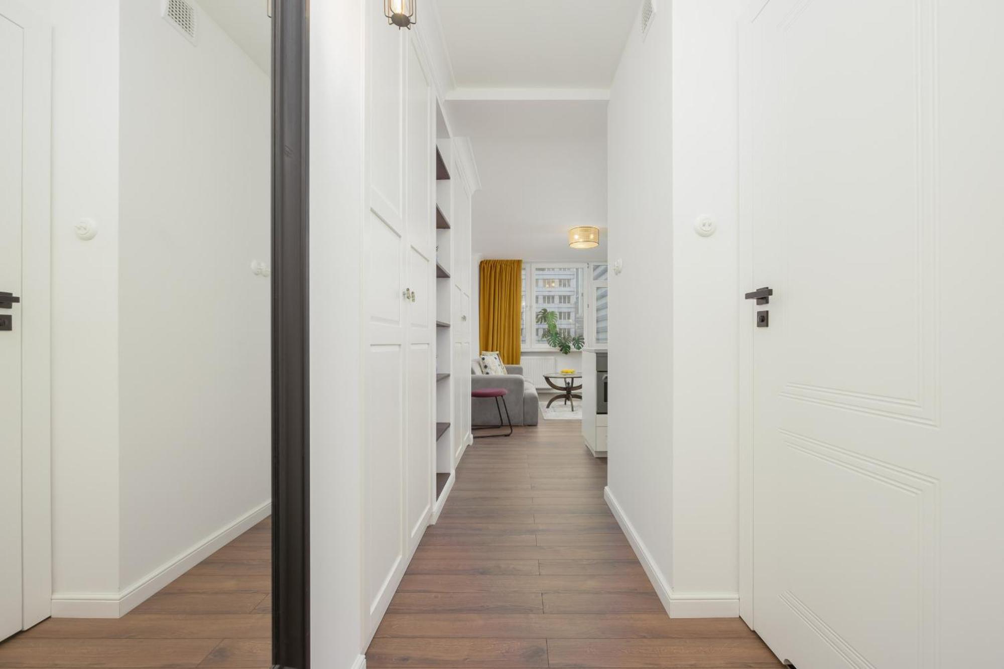 Marszalkowska Stylish Apartment With Balcony Warsaw Center By Noclegi Renters Exteriör bild